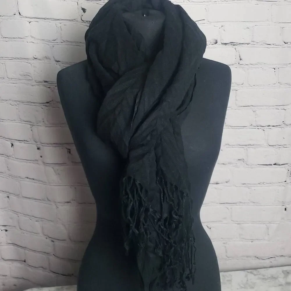 Liz Claiborne Black Scarf